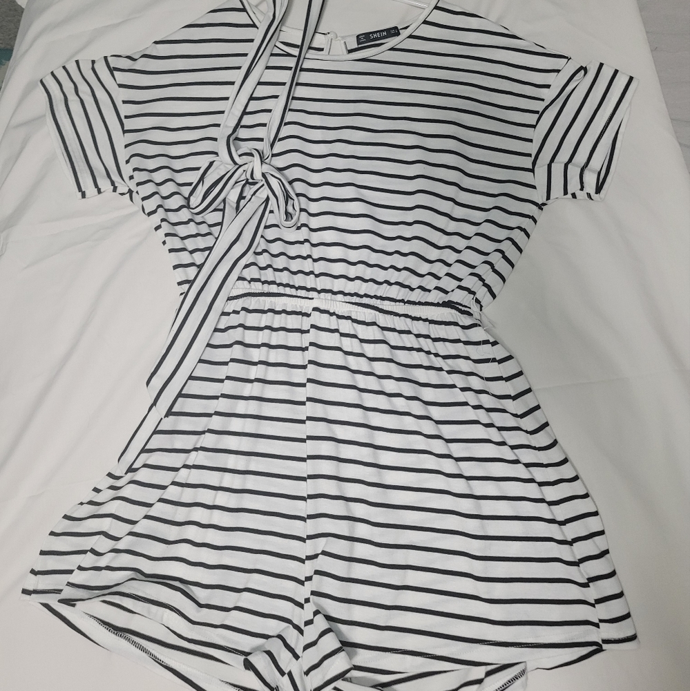 SHEIN, belted romper, black and white, size medium.